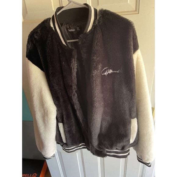 Faux Fur Colorblock Varsity Bomber Jacket (US Size 10) (Black /White) - Picture 2 of 4